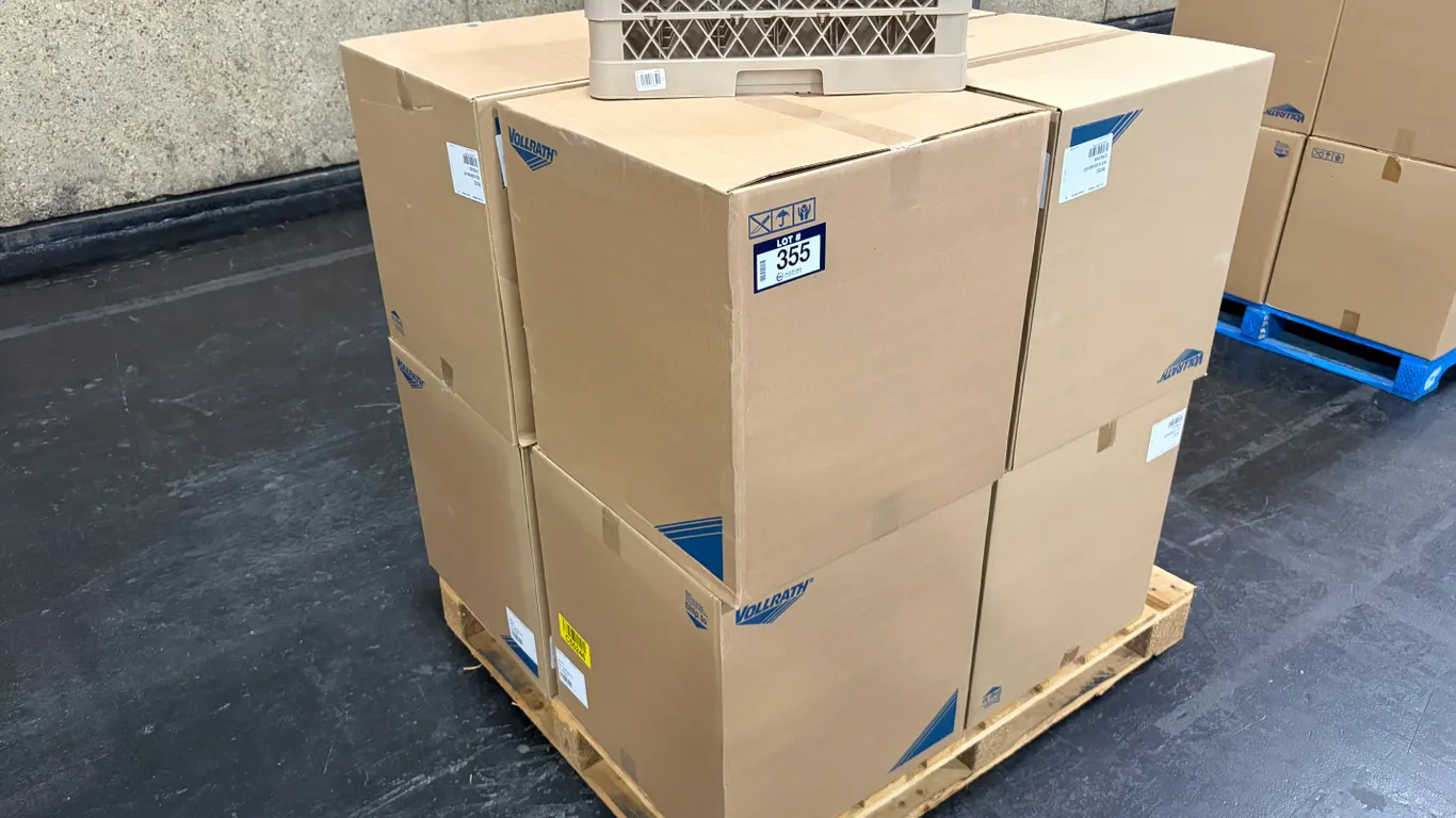 (8) BOXES OF VOLLRATH COMMERCIAL DISHWASHER GLASS RACKS - 2 PER BOX