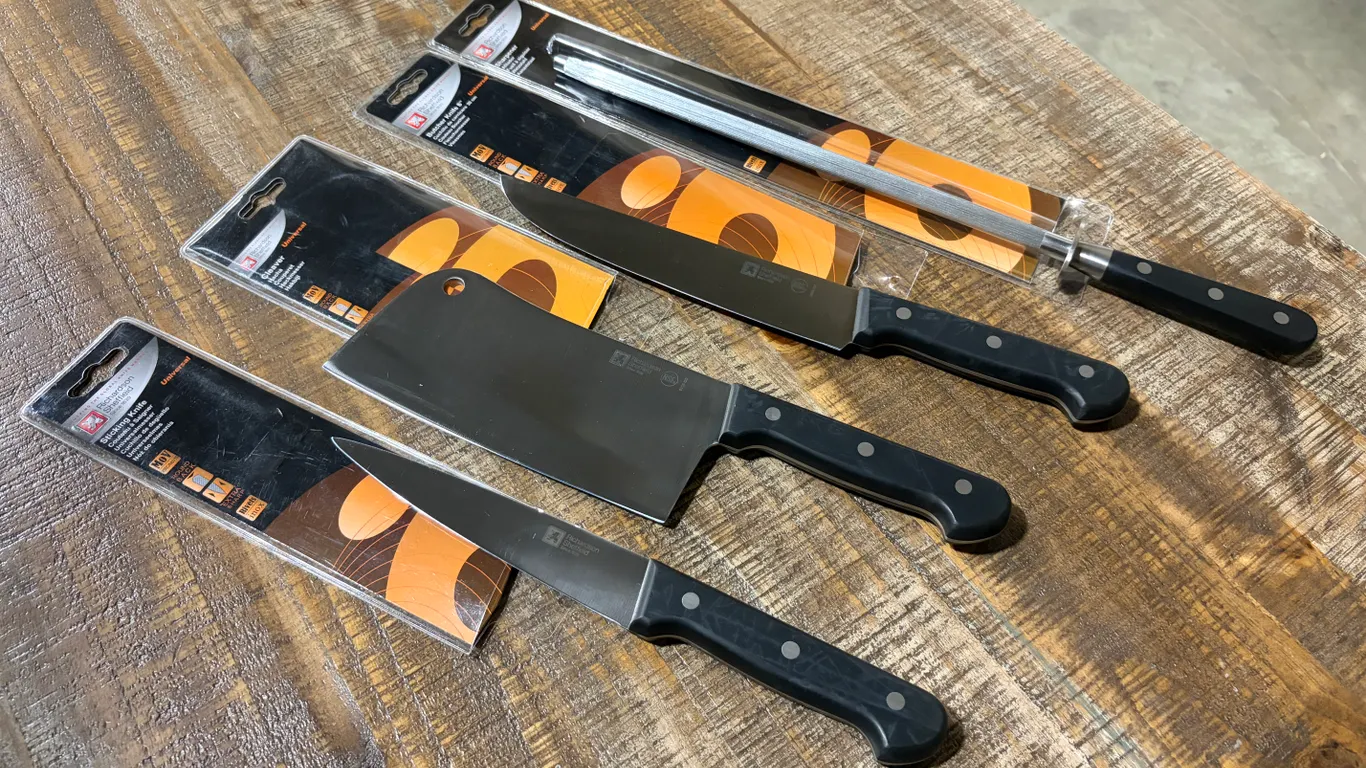 NEW RICHARDSON SHEFFIELD UNIVERSAL 4-PIECE KNIFE SET INCLUDING: