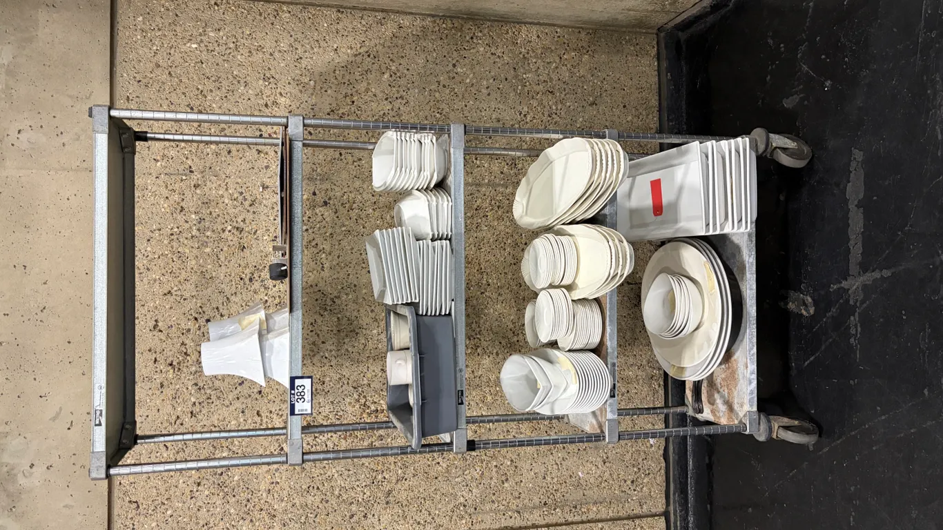 5-TIER MOBILE METRO RACK WITH ASSORTED PLATES