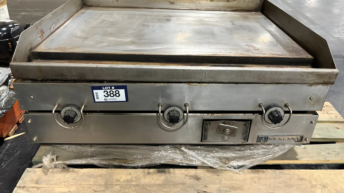 GARLAND 3-BURNER COMMERCIAL GAS GRIDDLE