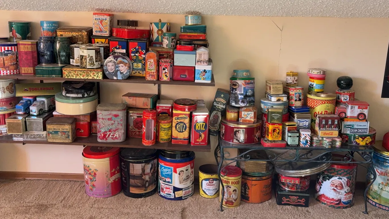 Lot of Collectible Advertising & Decorative Tins