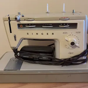 Singer Stylist 514 Sewing Machine with Case