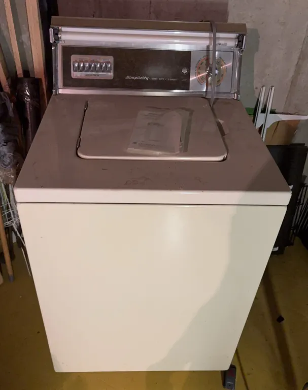 Vintage Simplicity Heavy-Duty Top-Load Washing Machine