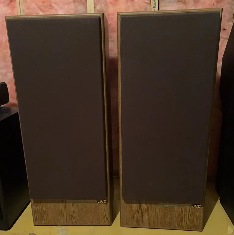 Pair of Vintage JVC SP-95 Floor Speakers