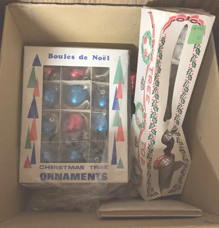 Mixed Vintage Christmas Decorations & Ornaments Lot