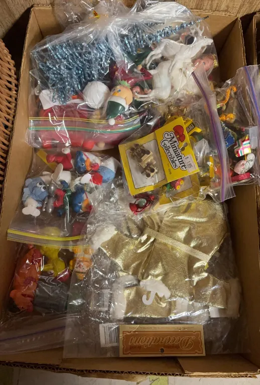 Mixed Christmas Ornaments & Holiday Collectibles Lot