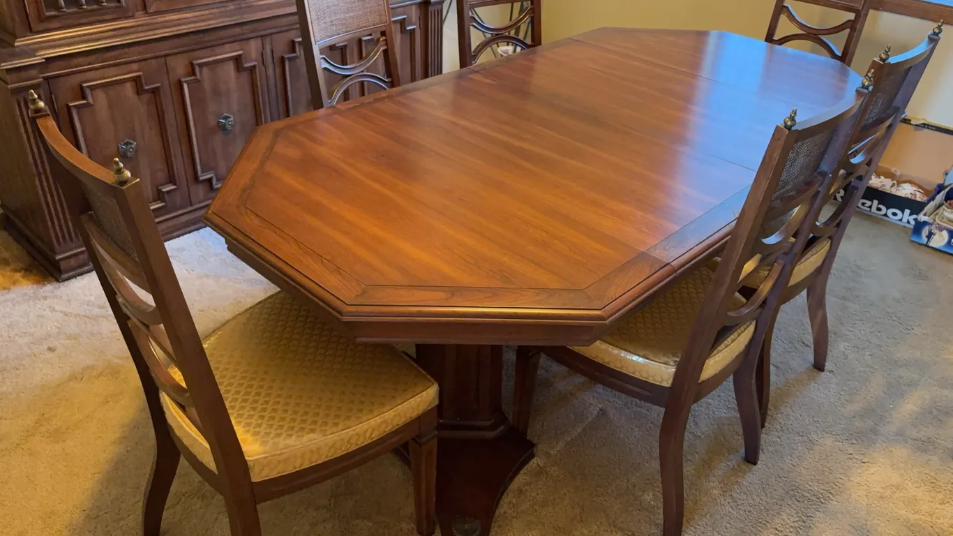 Octagonal Extension Dining Table with 6 Chairs