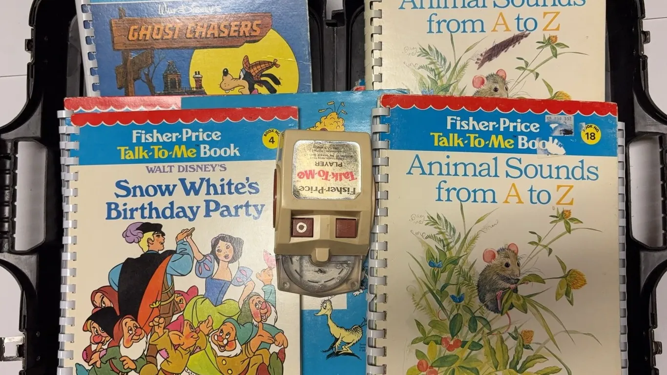 Fisher-Price Talk-To-Me Books & Audio Player Set