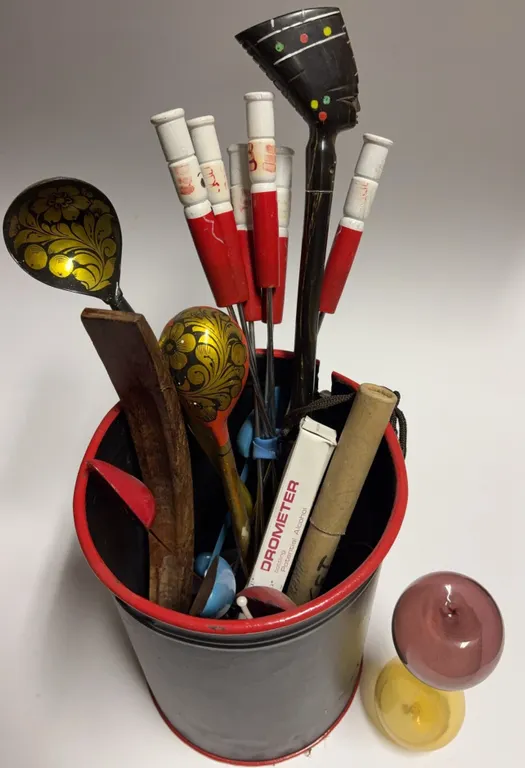 Vintage Kitchen Utensils, Gadgets & Household Miscellaneous Lot