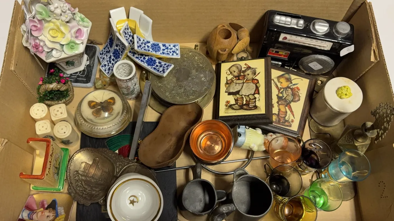 Mixed Collectibles, Glassware & Decorative Household Lot