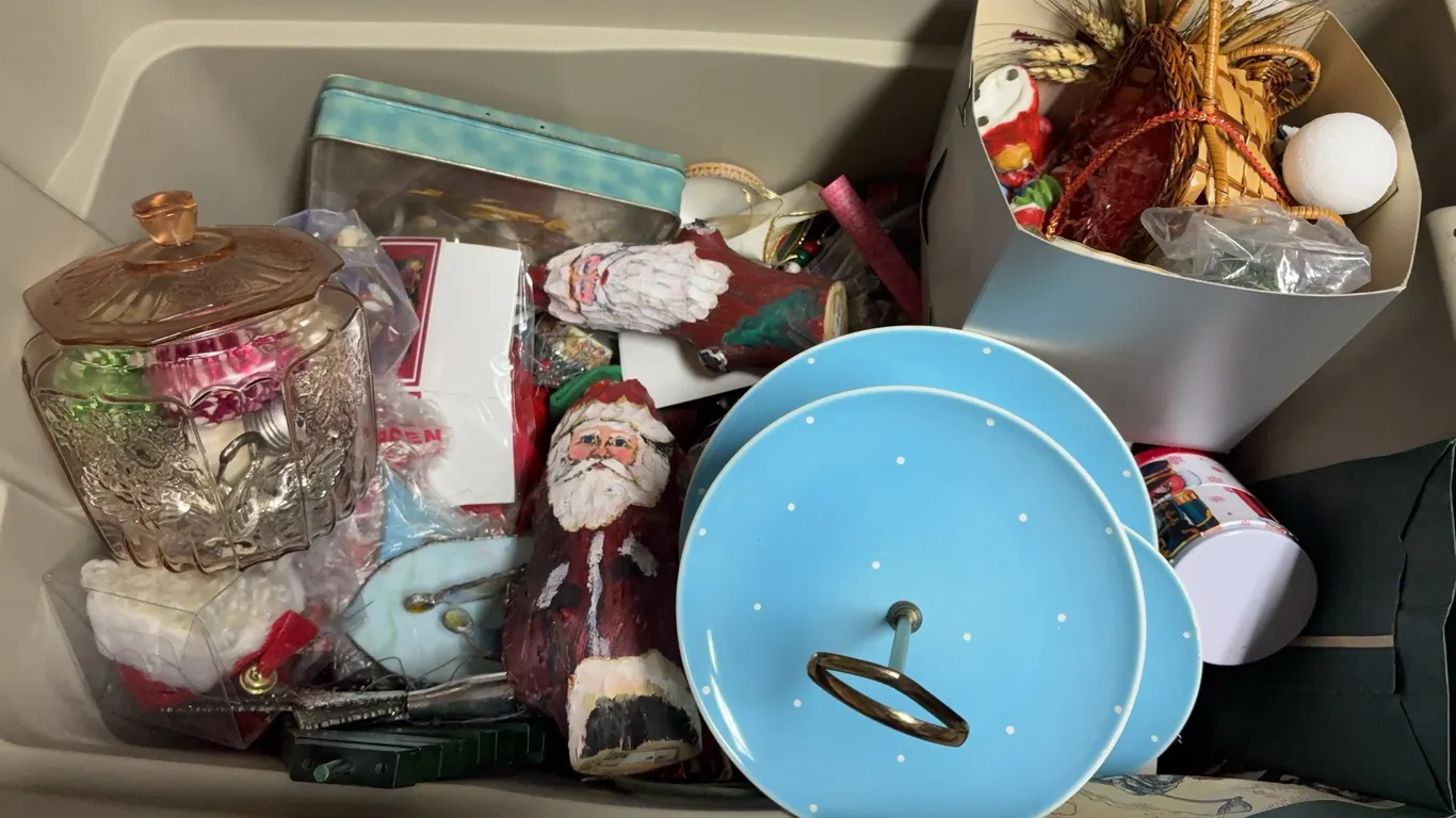 Vintage Christmas Décor & Holiday Collectibles Lot