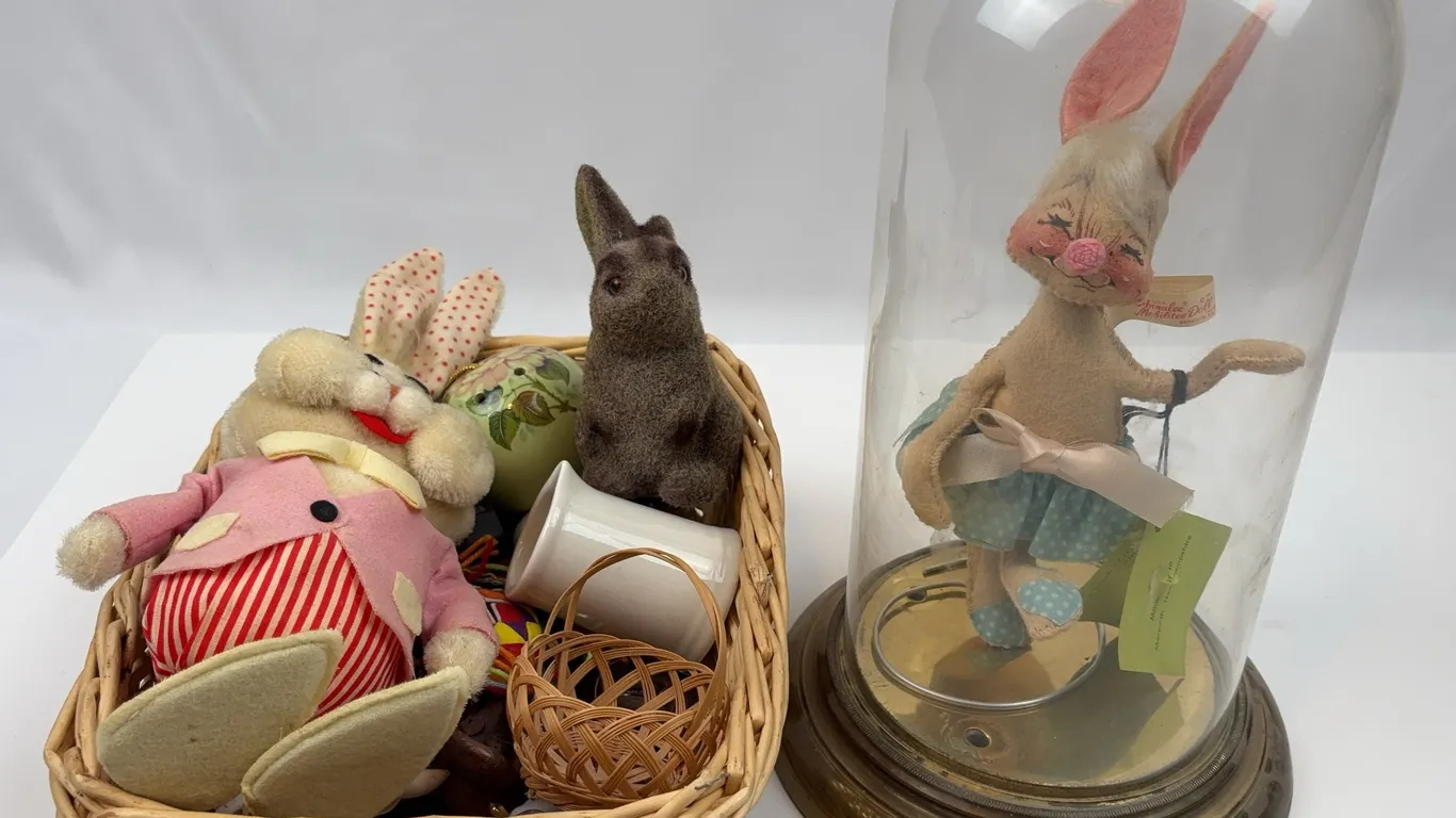 Vintage Easter Bunny Collectibles & Spring Décor Lot