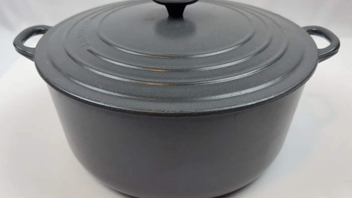 Le Creuset Cast Iron Dutch Oven with Lid