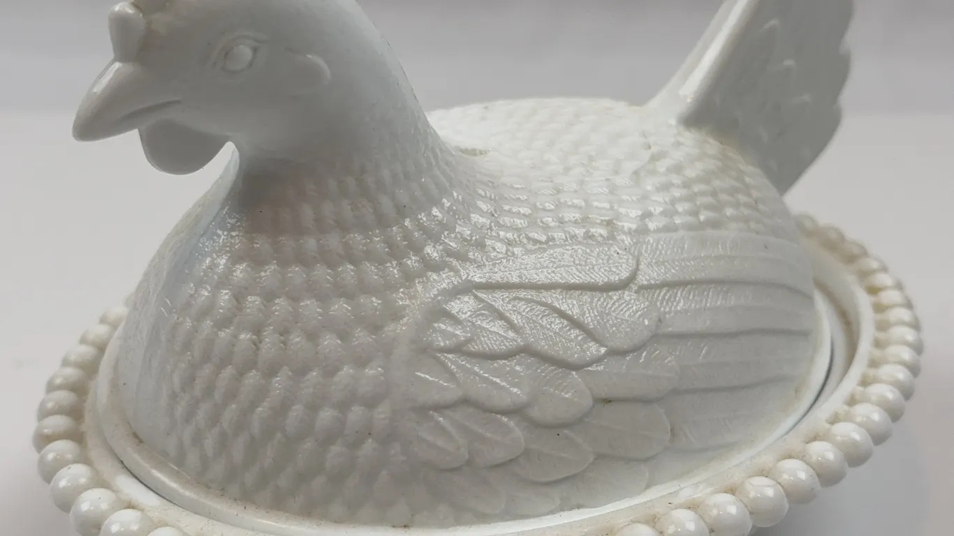 Vintage White Glass Chicken on Nest Covered Dish Cottage Farmhouse Accent