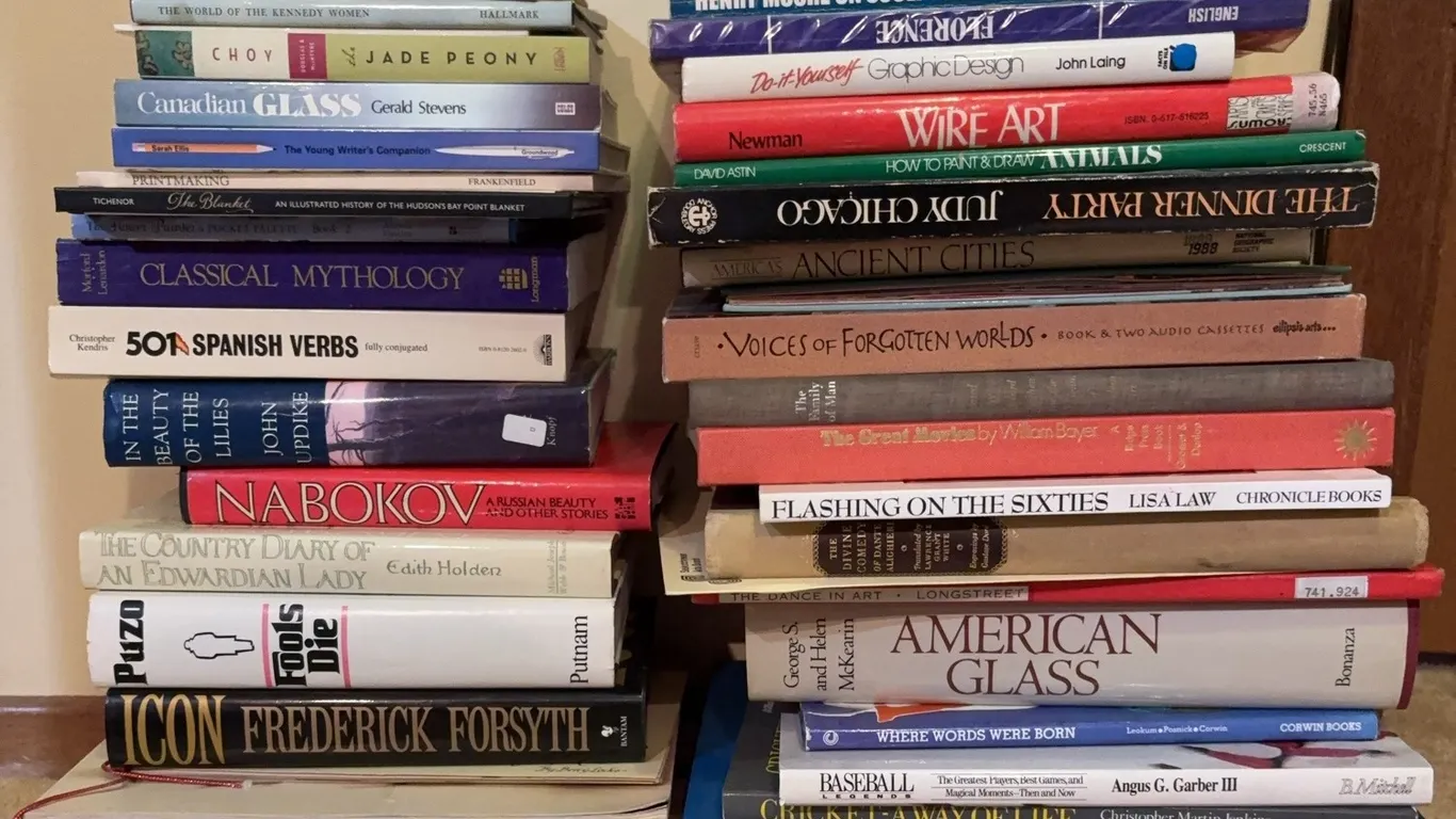 Art, Collectibles & Reference Book Lot