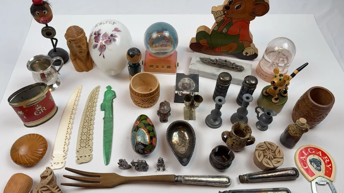 Vintage Collectibles & Curios Assorted Lot