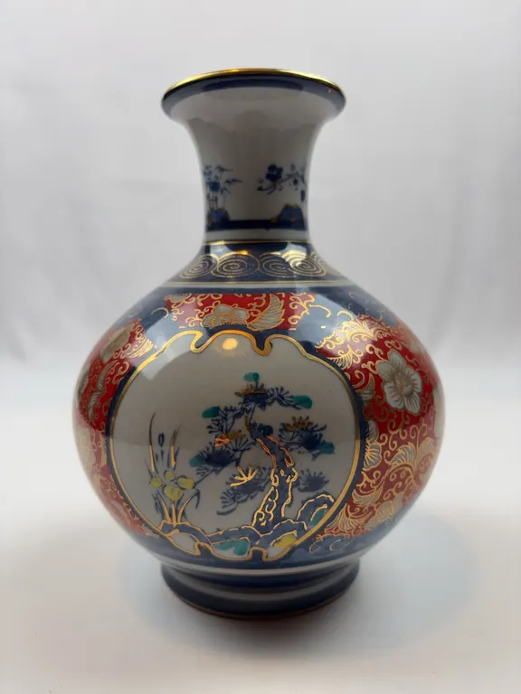Japanese Style Porcelain Vase with Rich Gilt Enamel Decoration