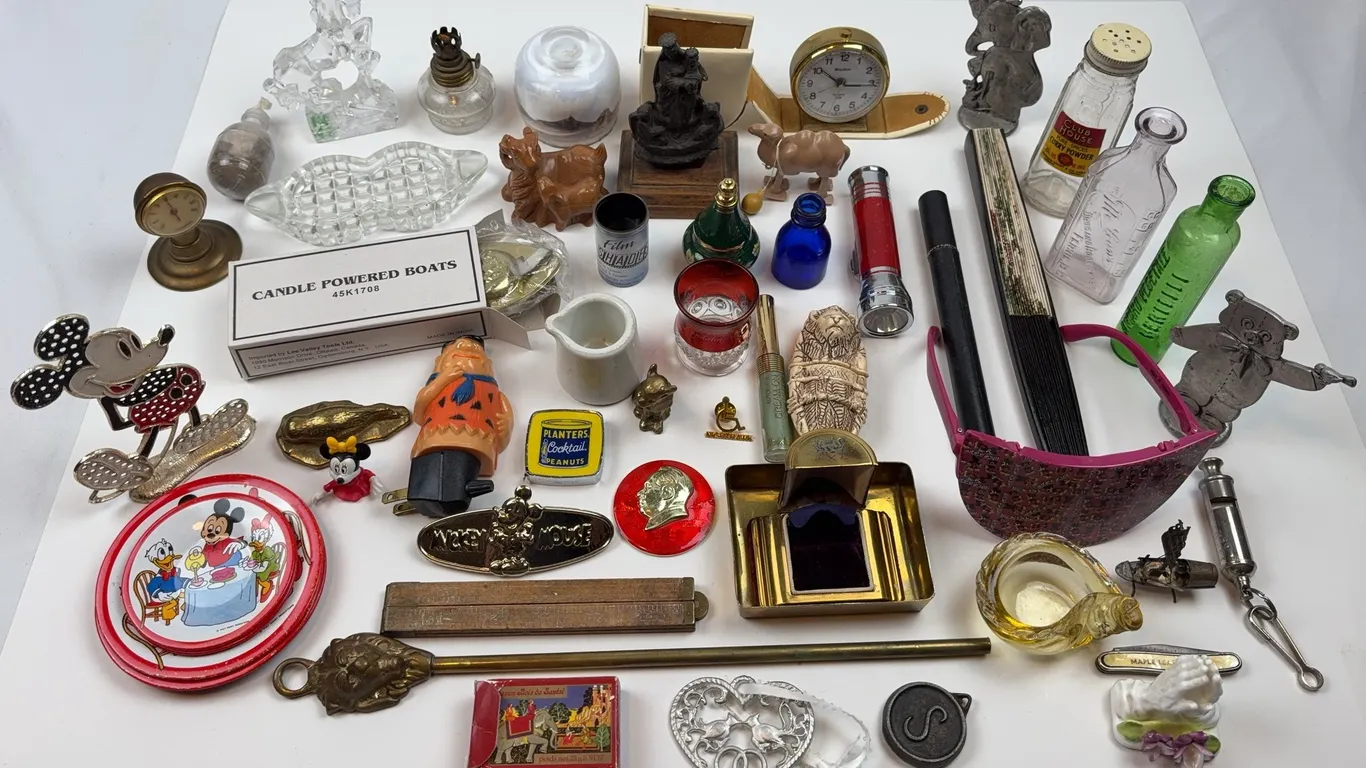 Large Mixed Lot of Vintage Collectibles, Advertising & Disney Memorabilia