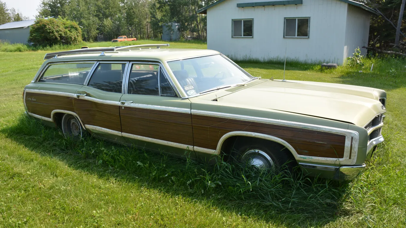 Collector Vehicle from the Dave Tupper Dispersal (P10-NBI-S2248)