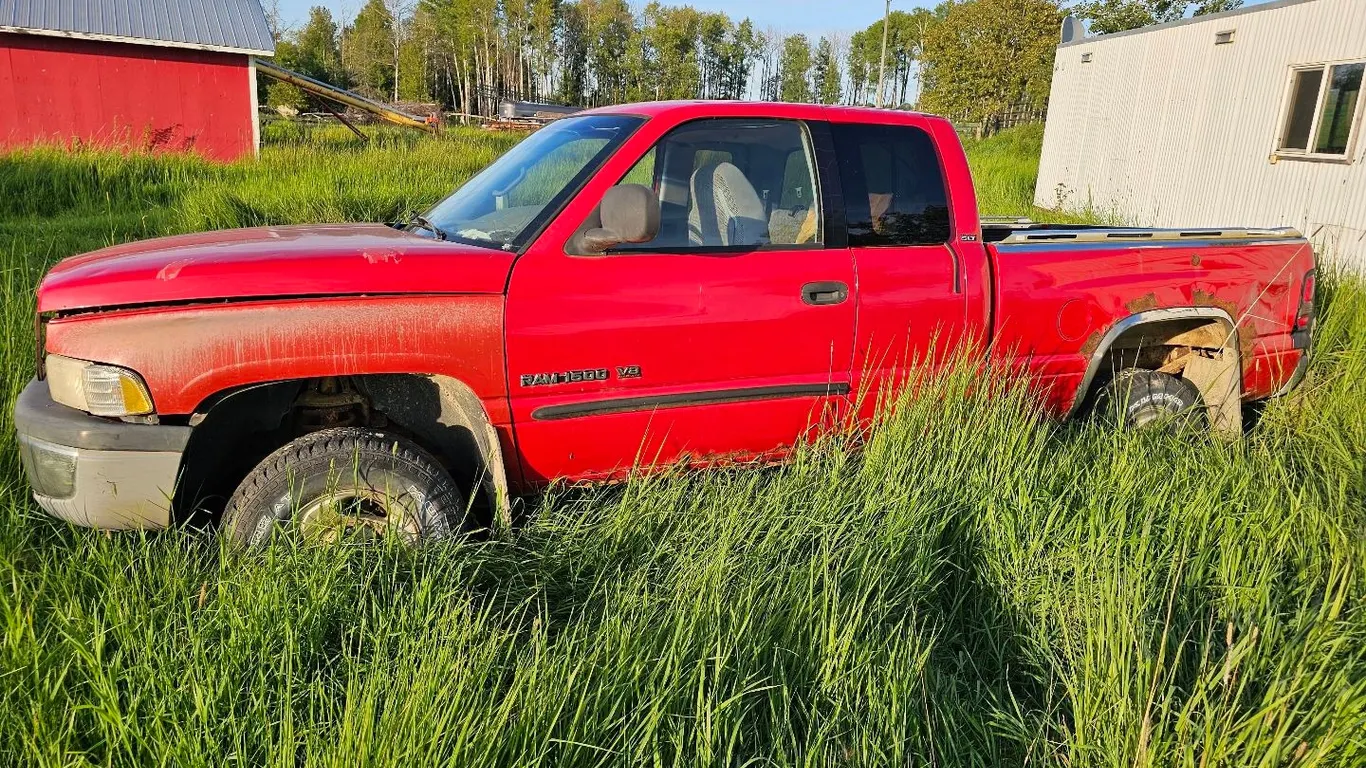 Dodge 1500 SLT Extended Cab Truck, Ram V8, OS-S2280)