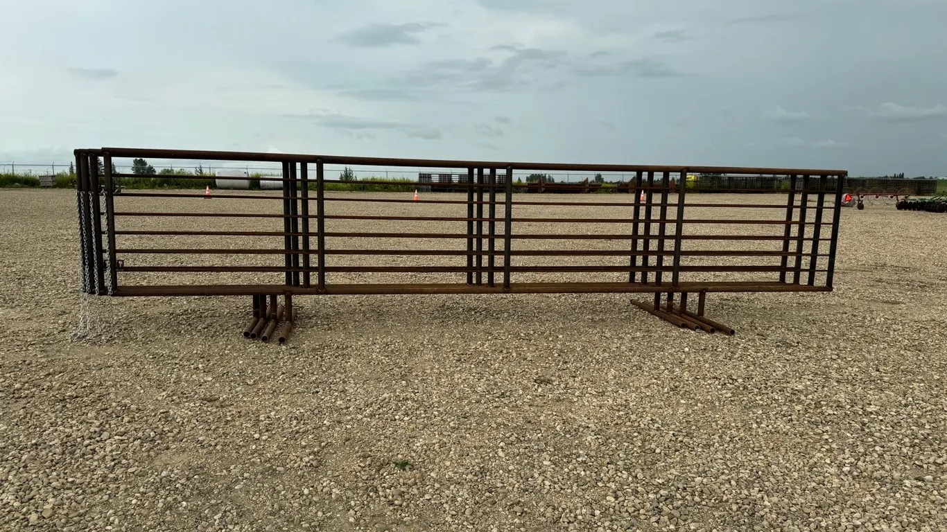 4 Qty 24' Freestanding Panels *BID PRICE PER PANEL* (P10-NF-E-S2189)