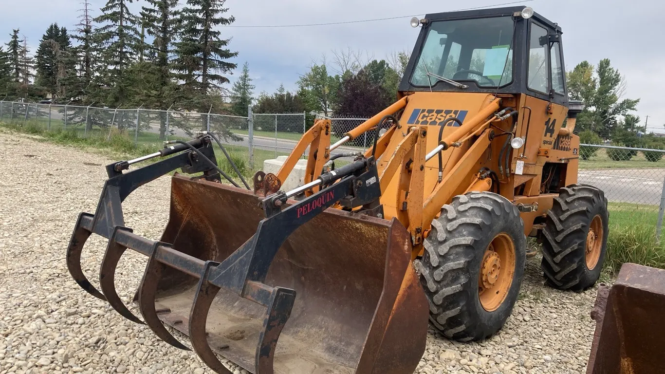 Case W14FL 14 Feedlot Special Loader s/n: 9129439 with Grapple