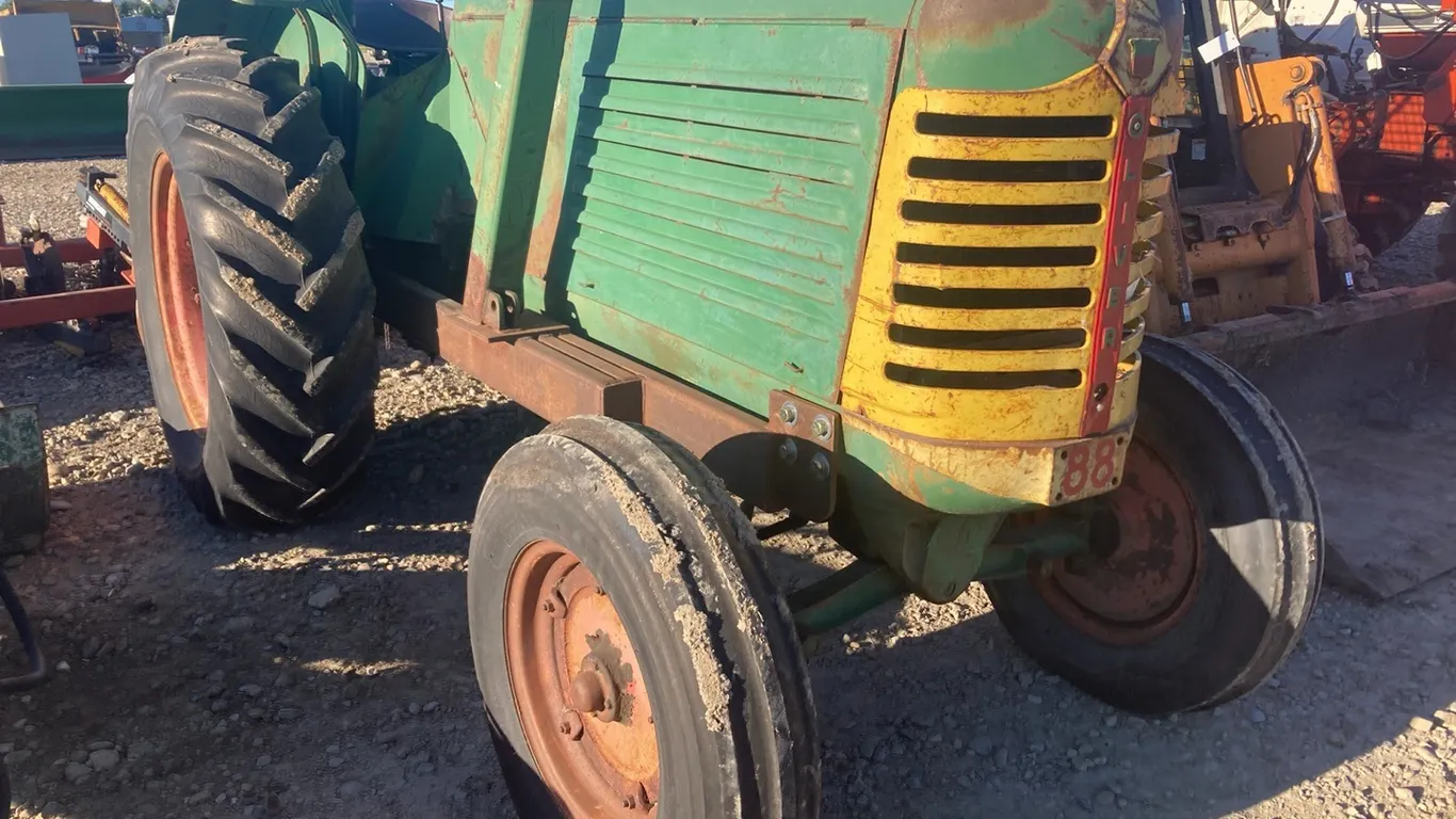 1953 Oliver 88 Tractor with Oliver Loader s/n: 3508525