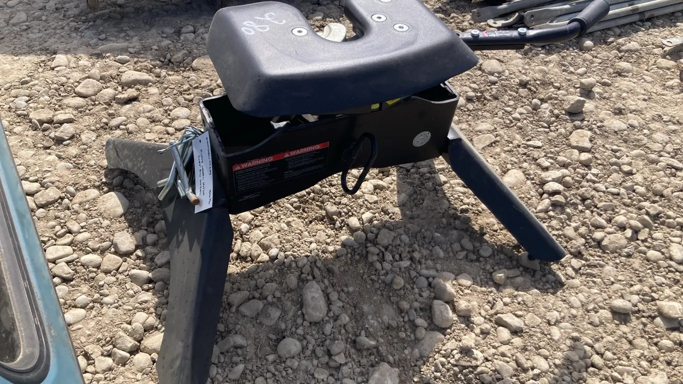 Fifth Wheel Hitch Curt A16 Model