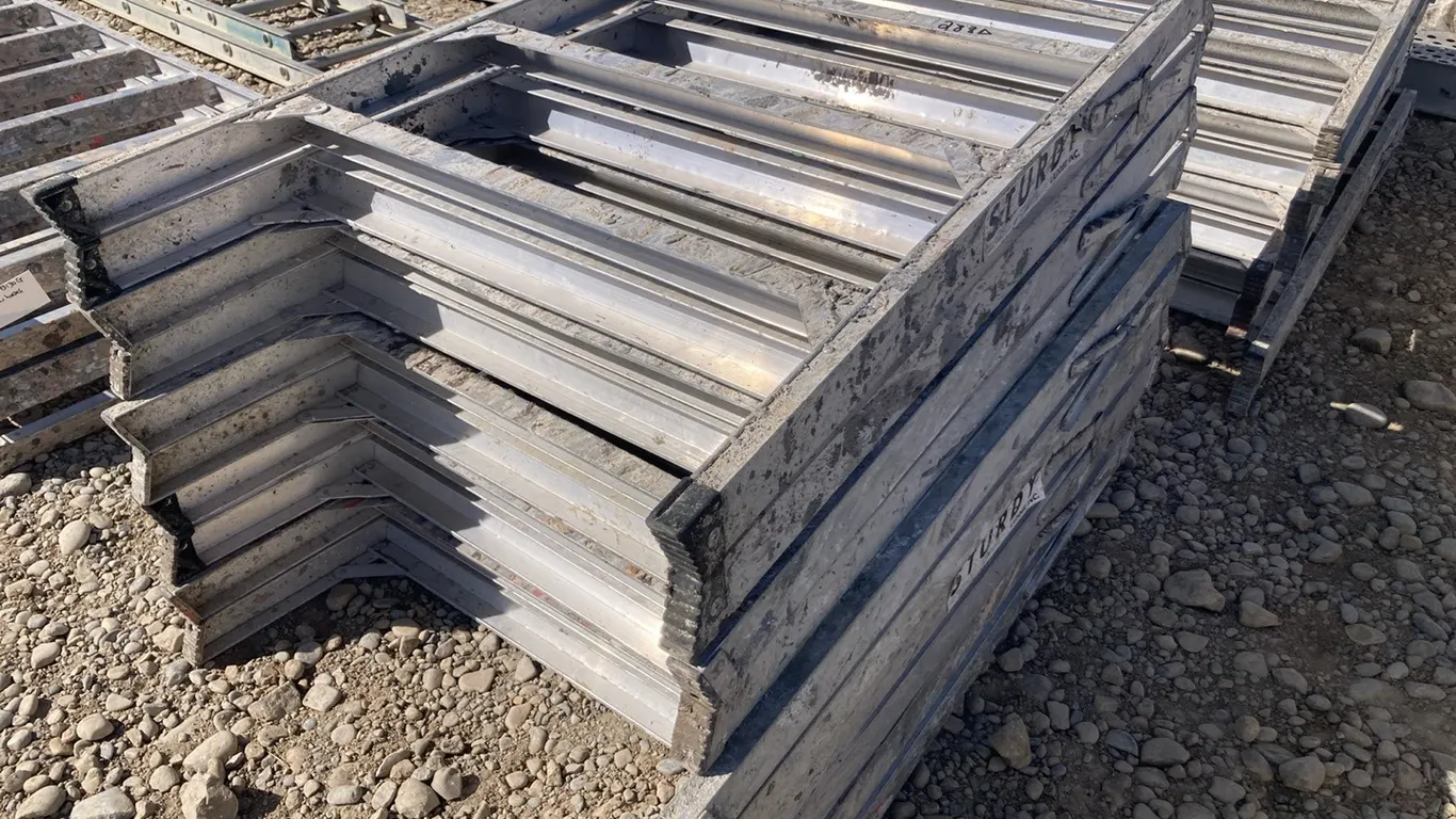 (5) 4' Aluminum Saw Horses