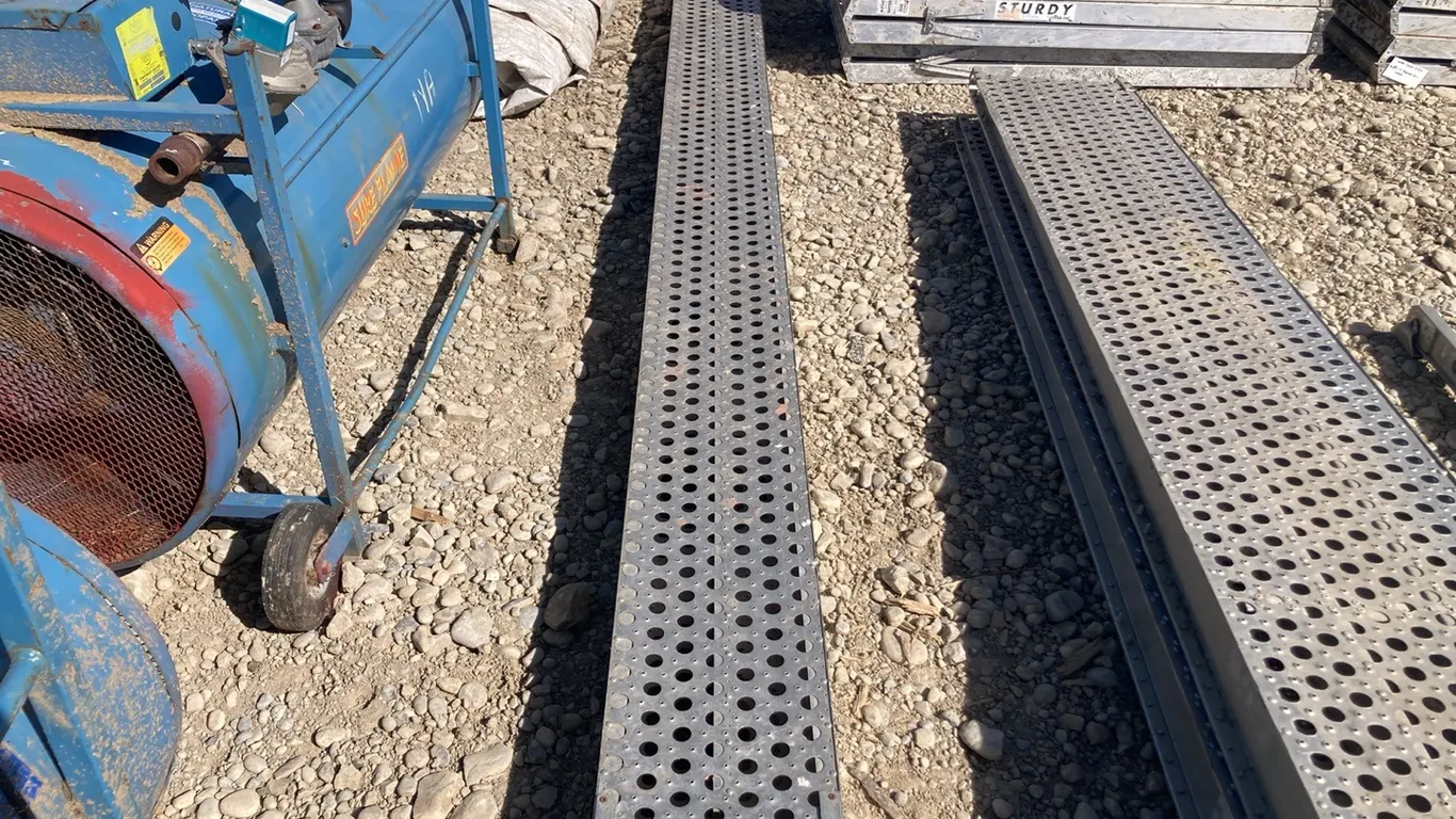 (1) 20' x 12" Aluminum Plank