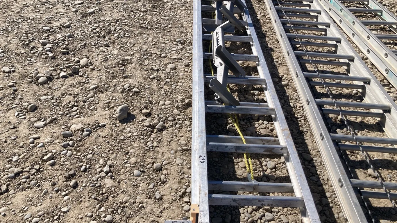 24' Aluminum Extension Ladder and (3) Ladder Jacks