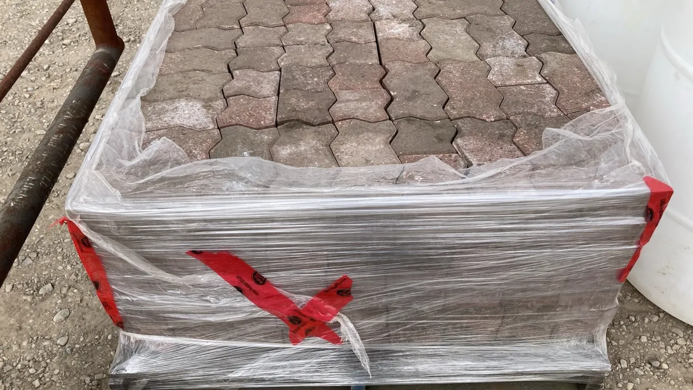 (315+/-) Pallet of Red Patio Bricks