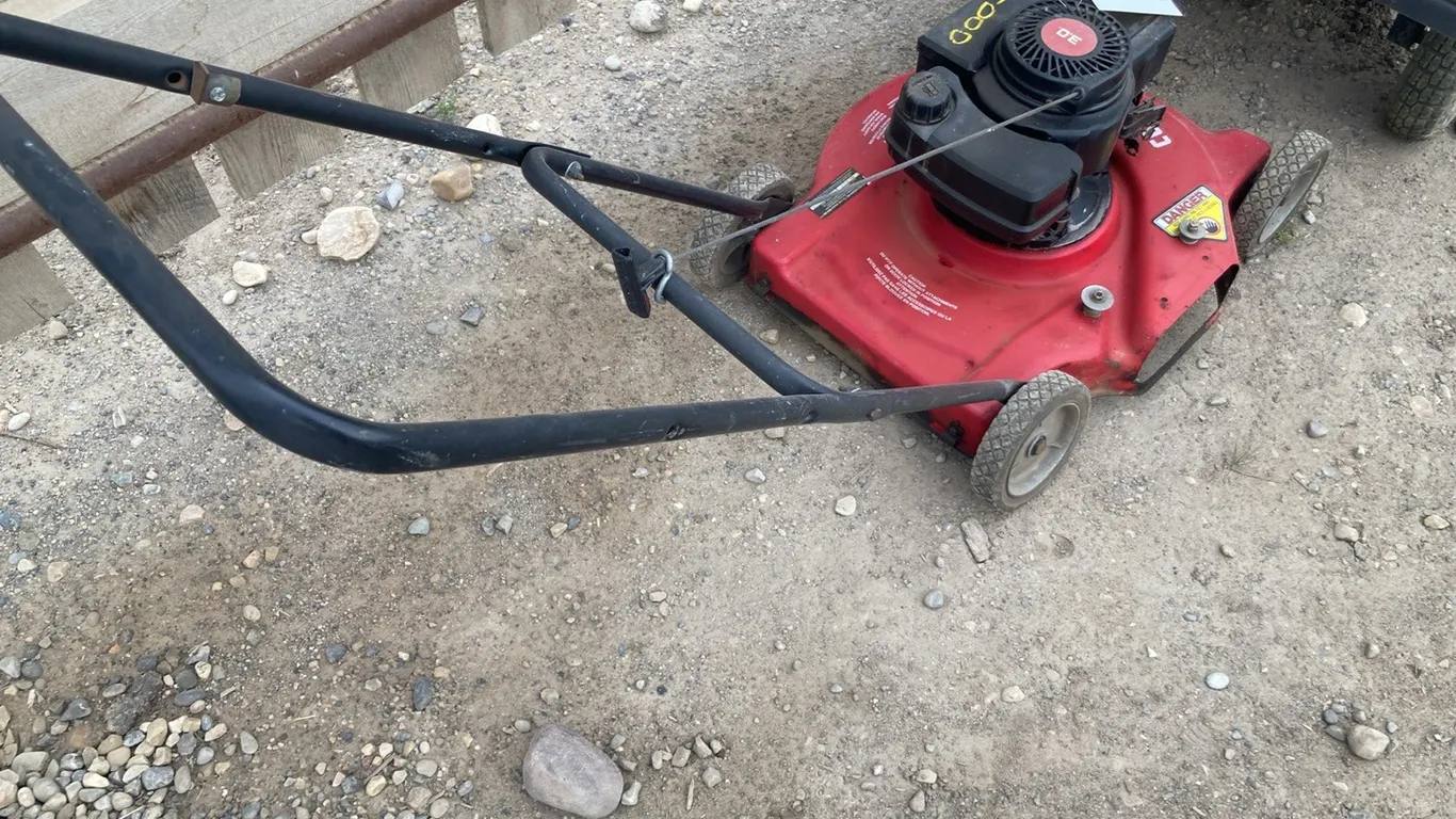 3 Hp Push Gas Mower with New De-thatcher Blade
