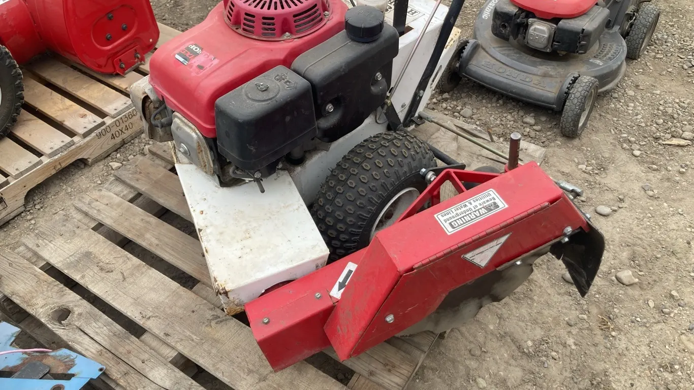 Bed Shaper 900 Hydrostatic Drive with Honda Engine