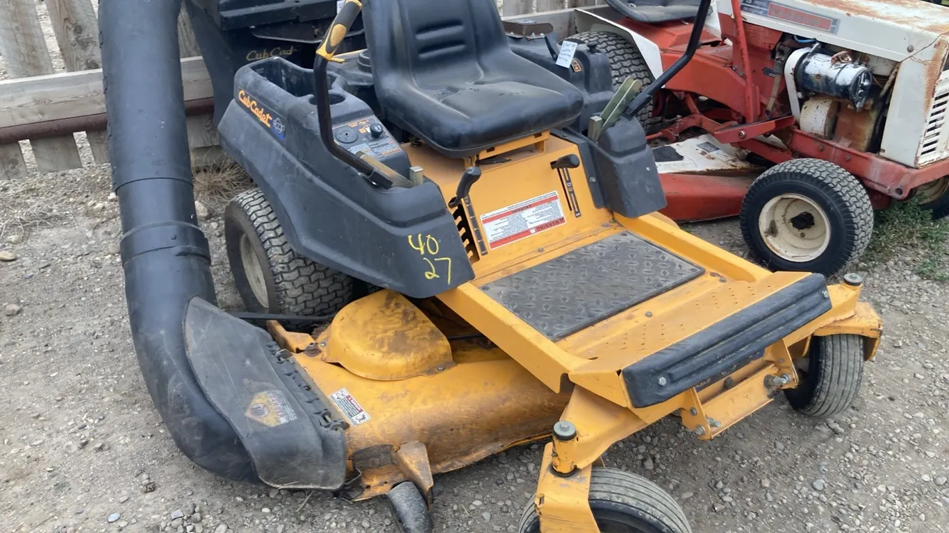 Club Cadet Zero Turn Riding Mower with key s/n: 1B039G10104