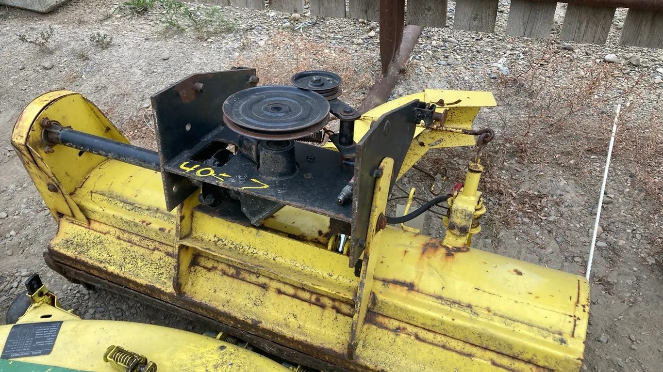 John Deere 44" Snowthrower, s/n: M00049X110533