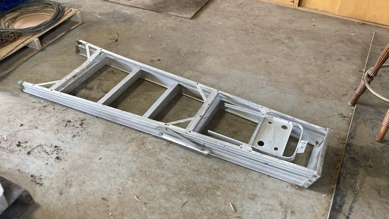 6' Folding Ladder