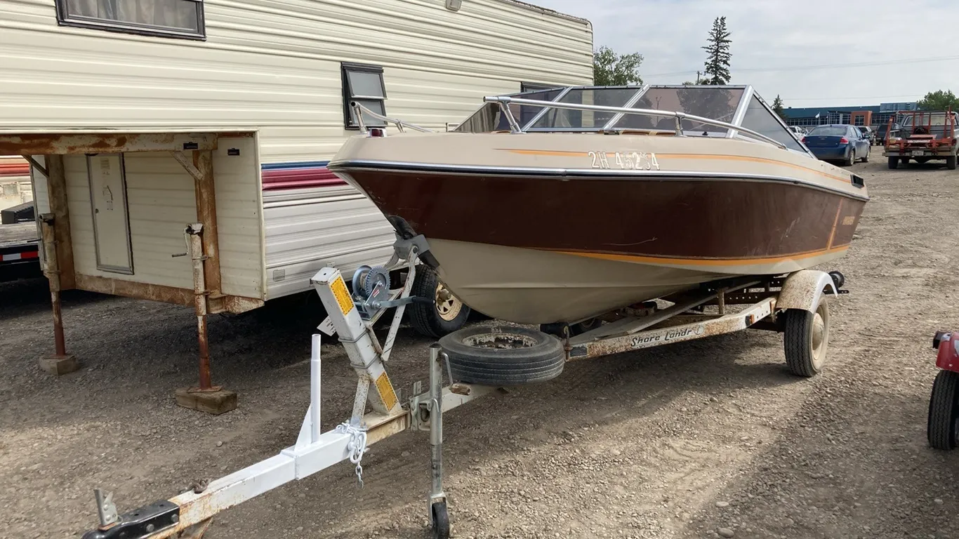 1980's 16' Invader Boat, Hull#: MWK40255M820