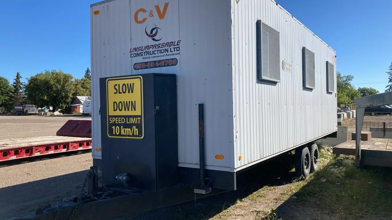 Enclosed 24’ Tandem Axle Jobsite Trailer with 2 Man Doors s/n: 500018