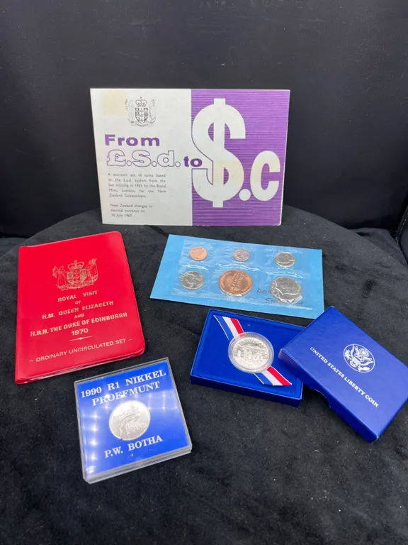 International Coins & Currency