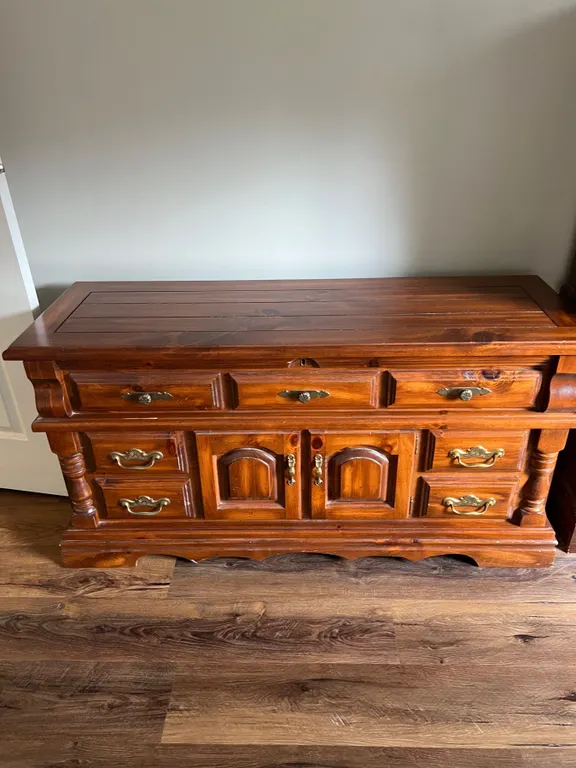 Huppe Chest
