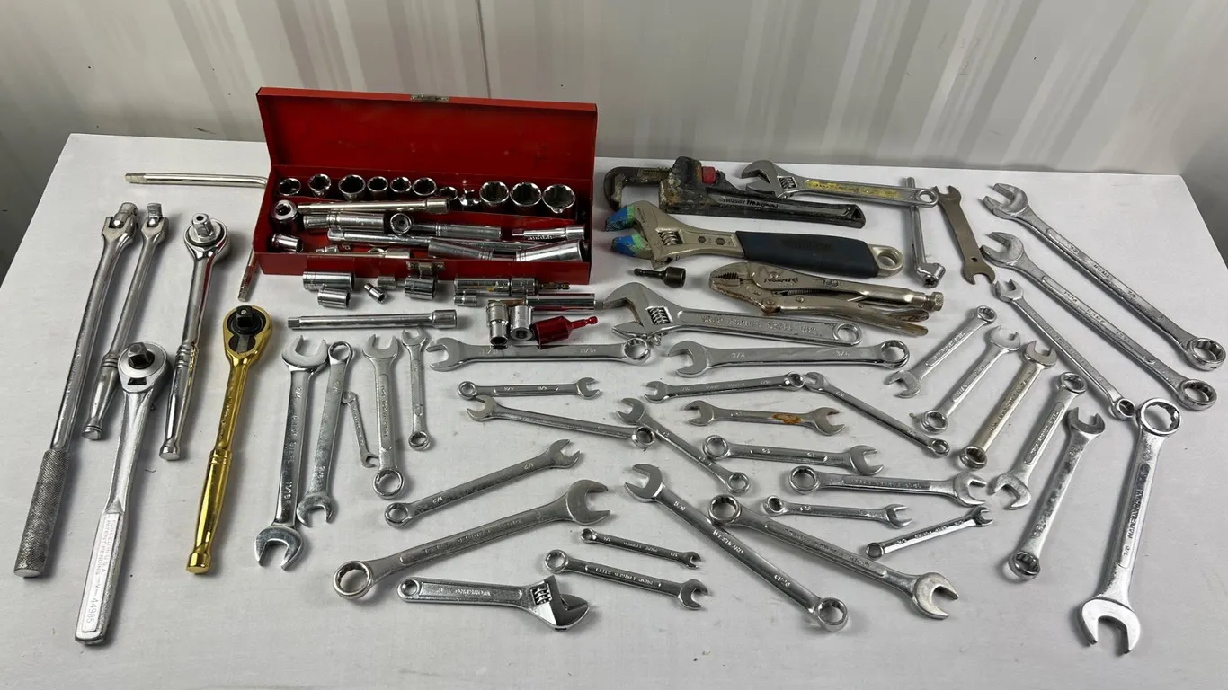 Wrenches & Sockets