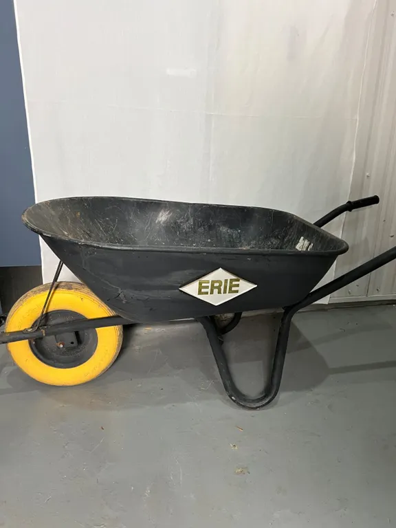 Erie Wheel Barrow