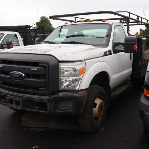 2016 Ford F-350 Super Duty Utility Truck (G822)