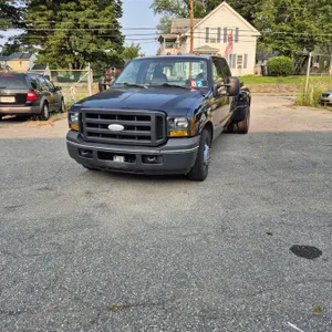 2006 Ford F350 Crew Cab Pickup Truck
