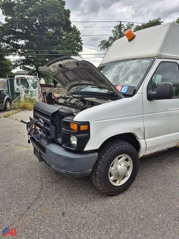 2014 Ford E-Series Full-Size Van