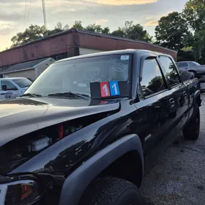 2005 GMC Sierra 2500HD Pickup Truck
