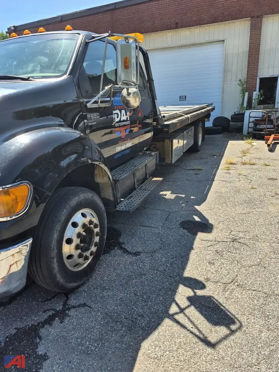 2008 Ford F-650 Super Duty Rollback Tow Truck