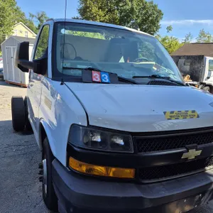 2018 Chevrolet Express G4500 Cab and Chassis