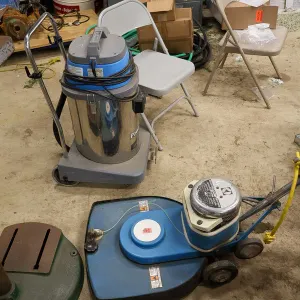 (3pc) Cleaning Equipment Wet/Dry Vacs & Floor Machine